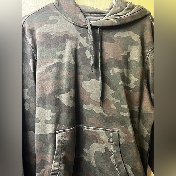 Men’s Large Camouflage Hoodie Sweatshirt Excellent Condition - Picture 2 of 5
